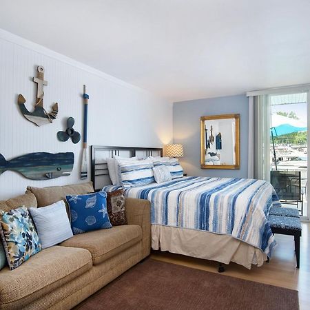 Waterside Suites Saugatuck Exterior photo