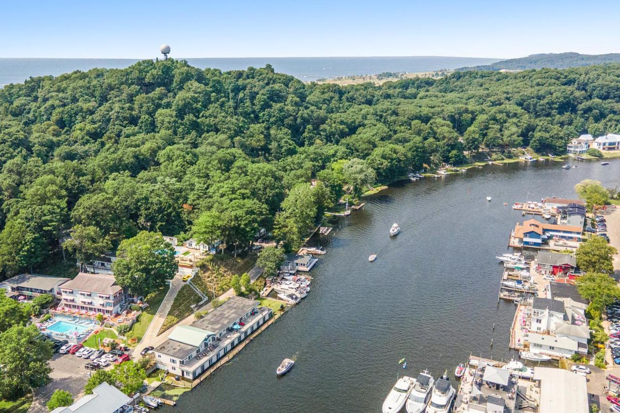 Waterside Suites Saugatuck Room photo